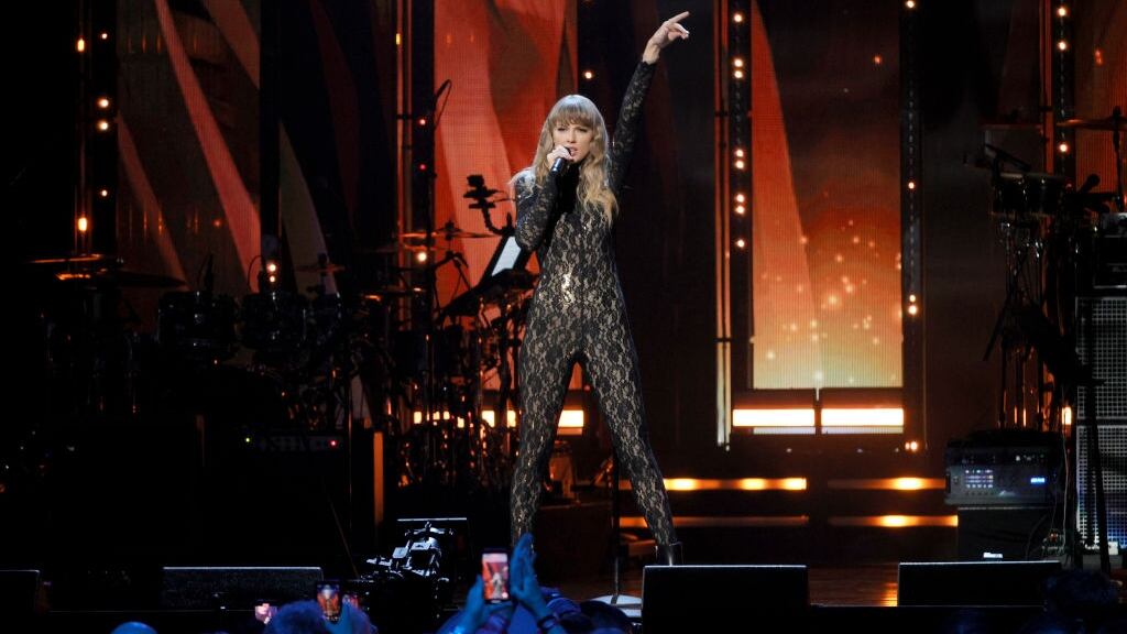 Taylor Swift on stage